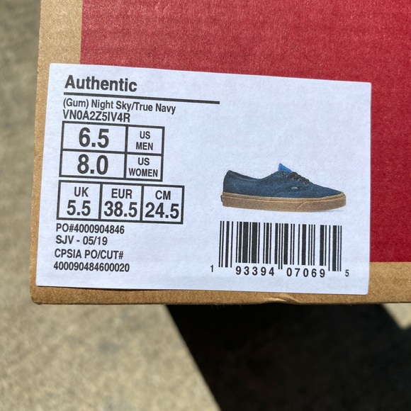 NEW Authentic Vans Shoes - Picture 6 of 6